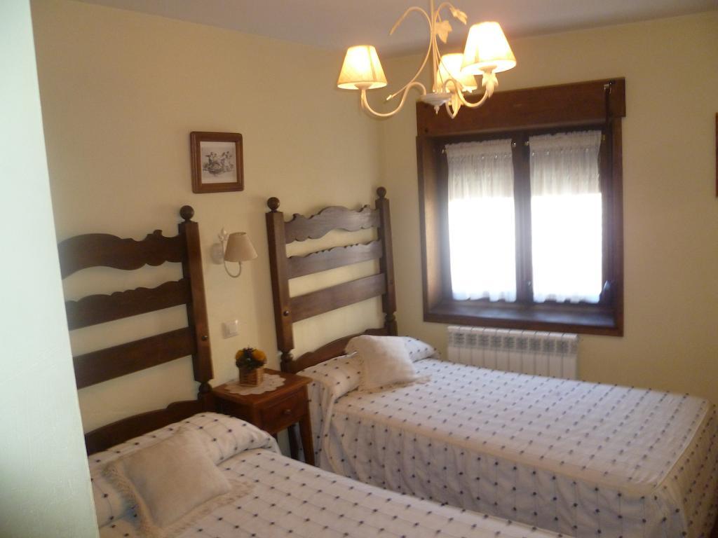 Artesano I Y III Guest House Наваредонда де Гредос Екстериор снимка