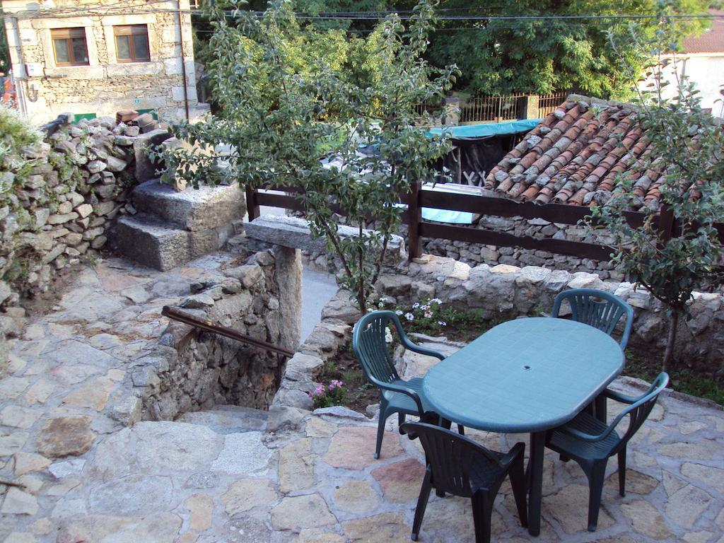 Artesano I Y III Guest House Наваредонда де Гредос Екстериор снимка