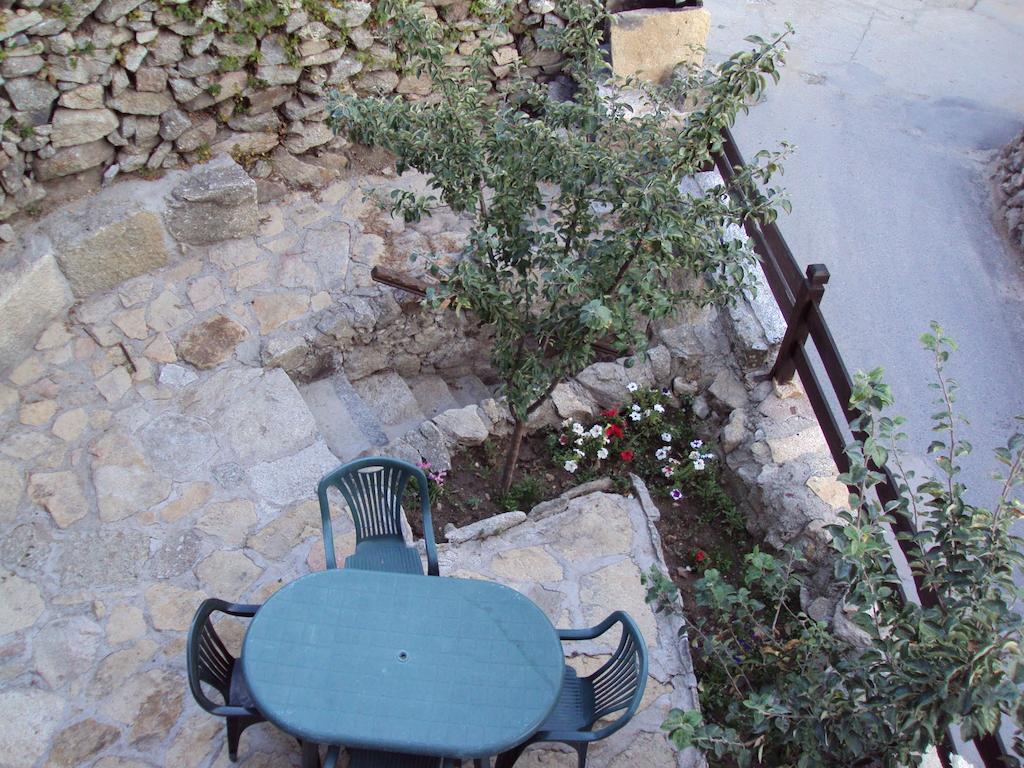Artesano I Y III Guest House Наваредонда де Гредос Екстериор снимка