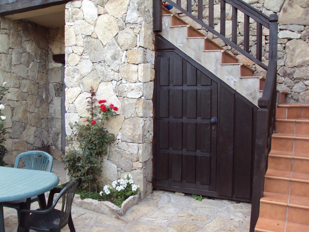 Artesano I Y III Guest House Наваредонда де Гредос Екстериор снимка